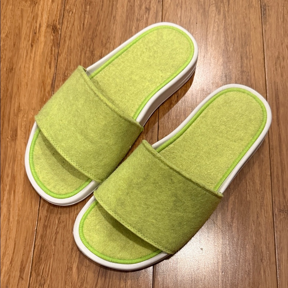 Fitflop Women's Lime Green Slide Slippers